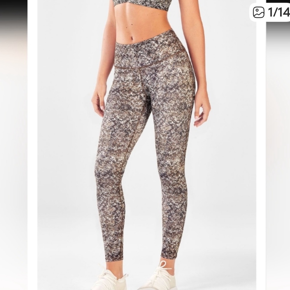 Fabletics define power hold legging